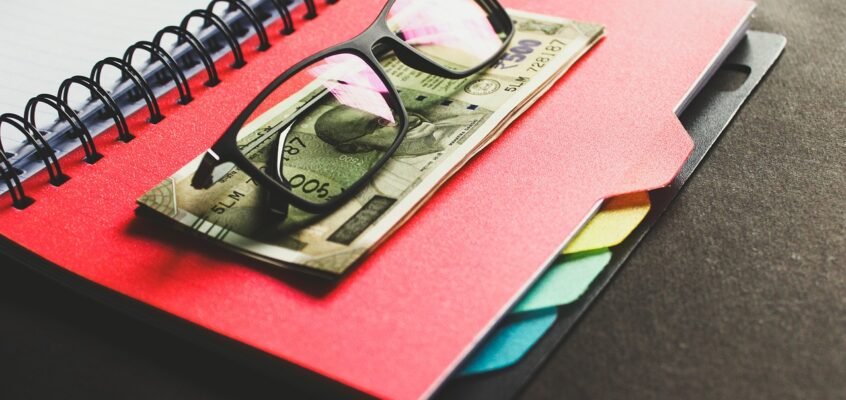 How much does a Graphic Designer make in India